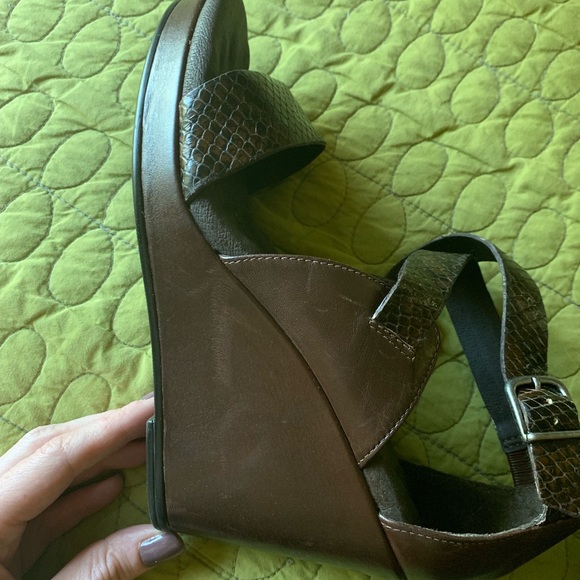 Elites by Walking Cradles wedge sandals, size 10 - Picture 5 of 6